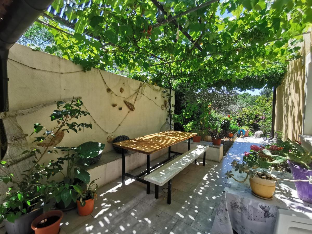 Apartman Nekic Cres Exteriör bild